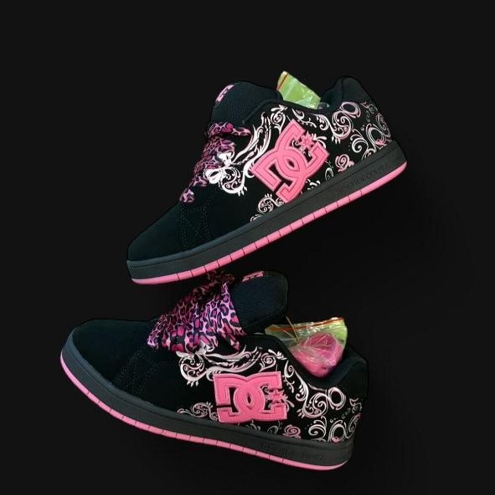 Dc shoes pixie graphic